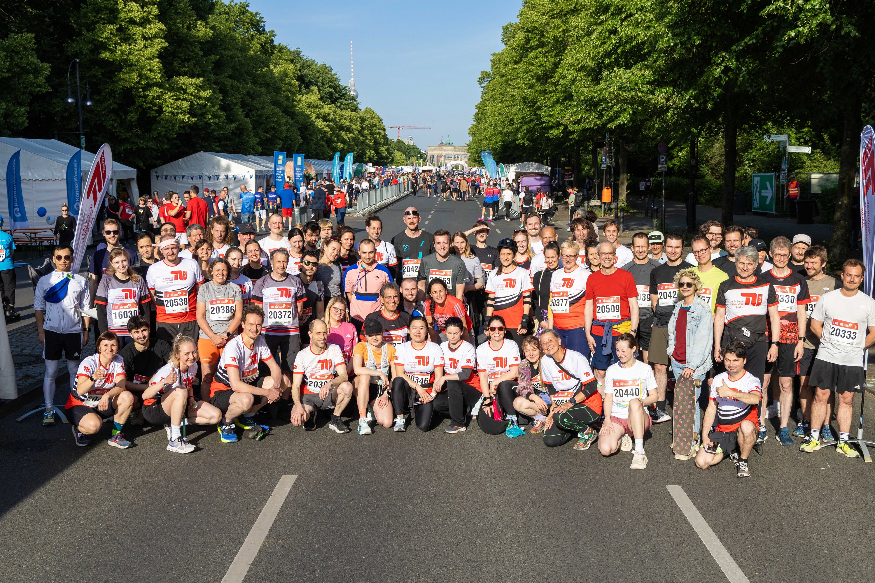 TU-Mitglieder beim Firmenlauf 2025 auf der Straße des 17. Juni