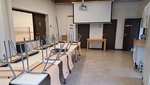 Seminarraum SPW mit Beamer und Leinwand