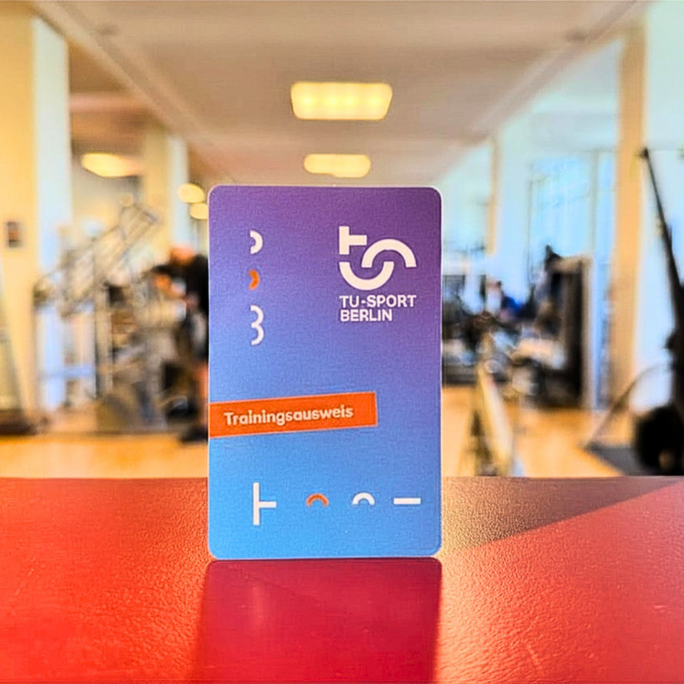 TU-Sport Trainingsausweis auf dem Tresen des Tu-Fitness-Studio 