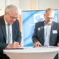 TU-Kanzler Lars Oeverdieck unterzeichnet die neue Spitzensport-Kooperationsvereinbarung für die TU Berlin